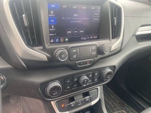 Used 2022 GMC Terrain SLT w/ Tech Package FWD image 12