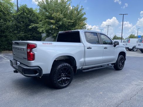 Used 2022 Chevrolet Silverado 1500 Custom Trail Boss w/ Safety Confidence Package AWD/4WD image 9