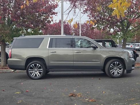 Used 2018 GMC Yukon XL Denali w/ Denali Ultimate Package image 3