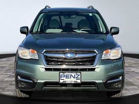 Used 2018 Subaru Forester 2.5i Premium w/ Popular Package #2A AWD/4WD image 2