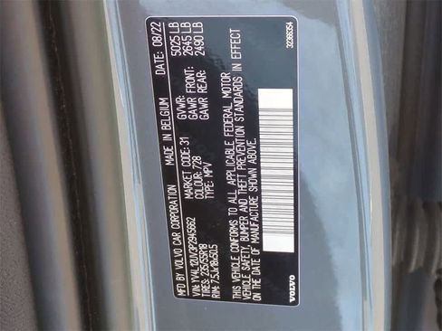 Used 2023 Volvo XC40 B5 Core w/ Convenience Package image 29