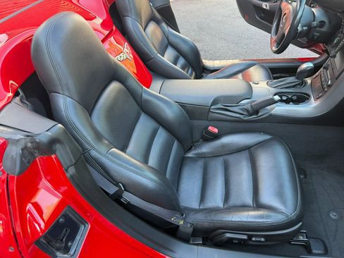 Used 2006 Chevrolet Corvette Convertible w/ Preferred Equipment Group image 18