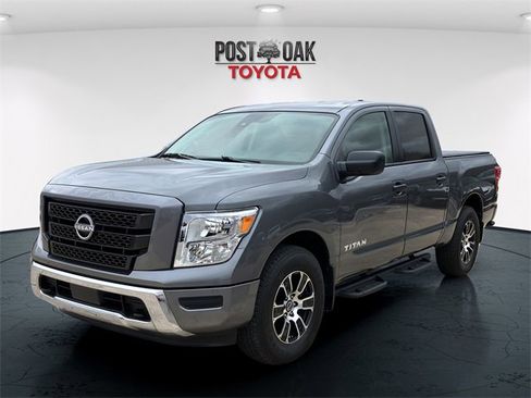 Used 2023 Nissan Titan SV w/ Accessory Utility Package image 3
