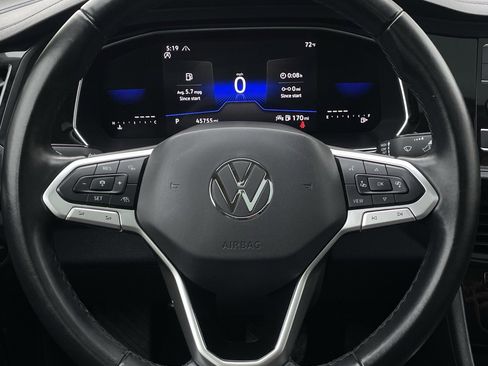 Used 2024 Volkswagen Jetta SE image 11