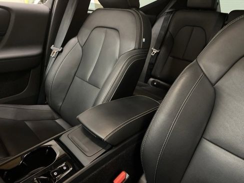 Used 2025 Volvo XC40 B5 Plus image 63