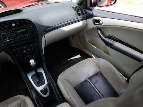 Used 2004 Saab 9-3 Aero FWD image 13