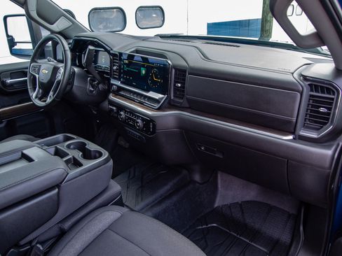 Used 2024 Chevrolet Silverado 2500 LT w/ Convenience Package AWD/4WD image 24