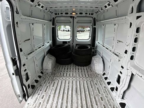 Used 2014 RAM ProMaster 2500 w/ Interior Convenience Group image 17