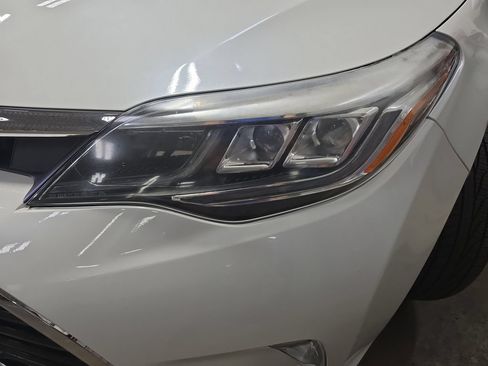 Used 2018 Toyota Avalon Touring w/ Carpet Mat Package FWD image 32