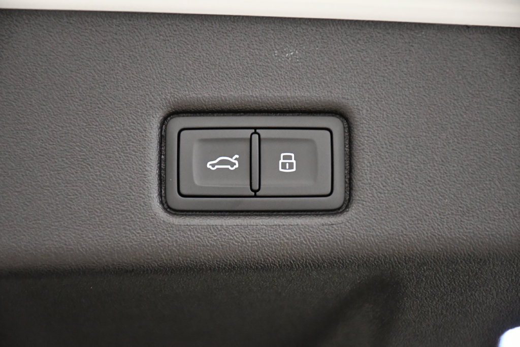 Used 2025 Audi Q5 Premium w/ Premium Plus AWD/4WD image 55