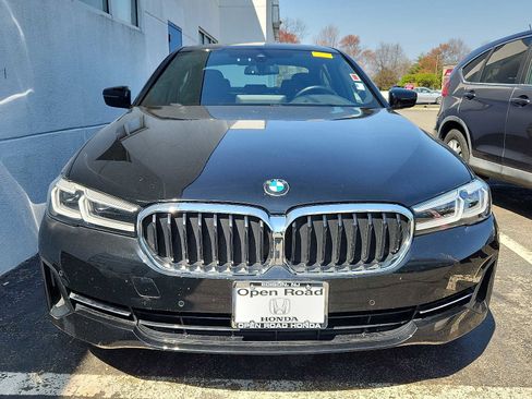Used 2023 BMW 540i xDrive w/ Premium Package image 2