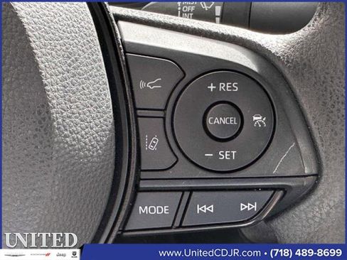 Used 2022 Toyota Corolla LE image 23