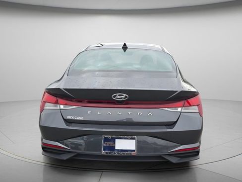Used 2023 Hyundai Elantra SEL FWD image 5