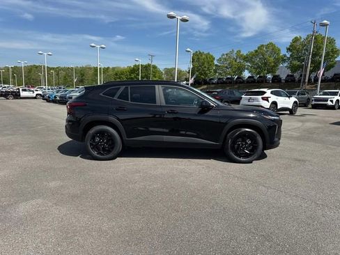 New 2026 Chevrolet Trax LT w/ Driver Confidence Package FWD image 3