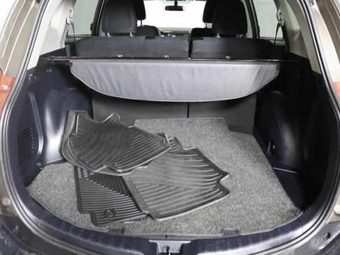 Used 2013 Toyota RAV4 XLE image 9