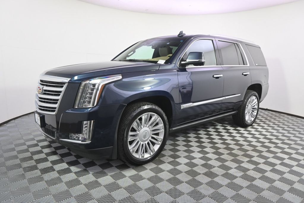 Used 2019 Cadillac Escalade Platinum AWD/4WD image 2
