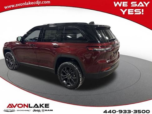 New 2025 Jeep Grand Cherokee Limited image 3