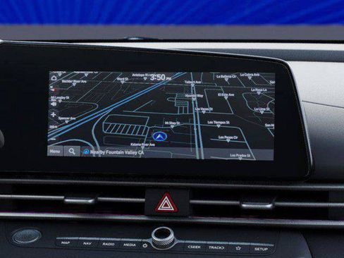 New 2025 Hyundai Elantra Limited FWD image 13