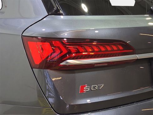 Used 2022 Audi SQ7 Prestige image 37