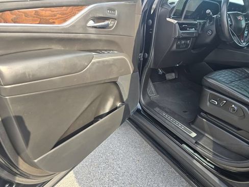Used 2021 Cadillac Escalade ESV Sport Platinum RWD image 22