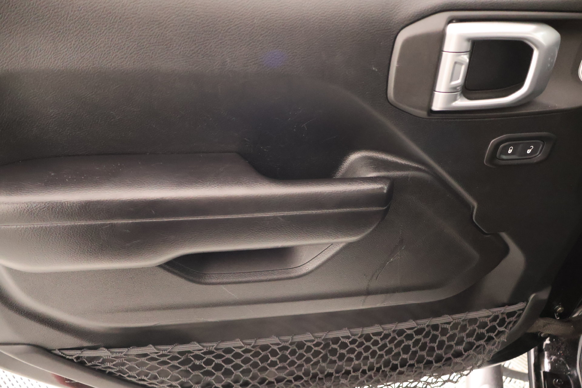 Used 2020 Jeep Wrangler Sport AWD/4WD image 13