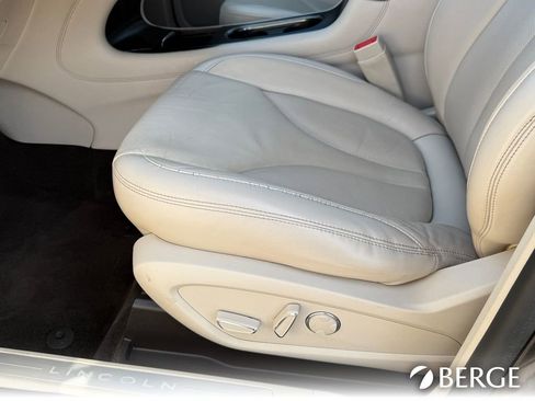 Used 2018 Lincoln MKC Select w/ Select Plus Package image 14