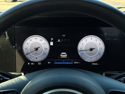 Used 2025 Hyundai Elantra Limited FWD image 25