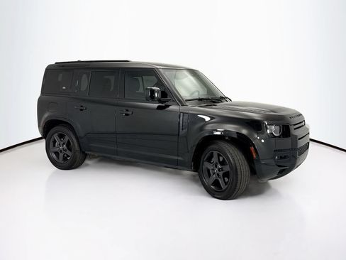 Certified 2023 Land Rover Defender 110 X-Dynamic SE AWD/4WD image 3