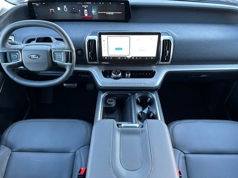 New 2025 Ford Expedition Active image 14