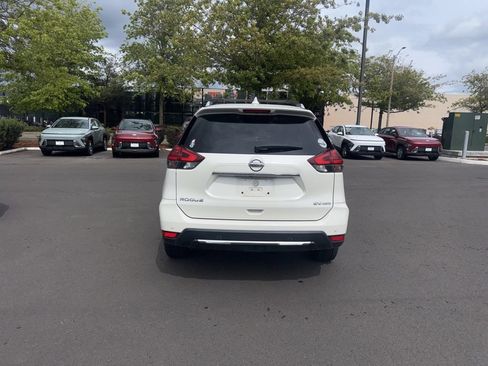 Used 2019 Nissan Rogue SV w/ Sun & Sound Touring Package AWD/4WD image 6