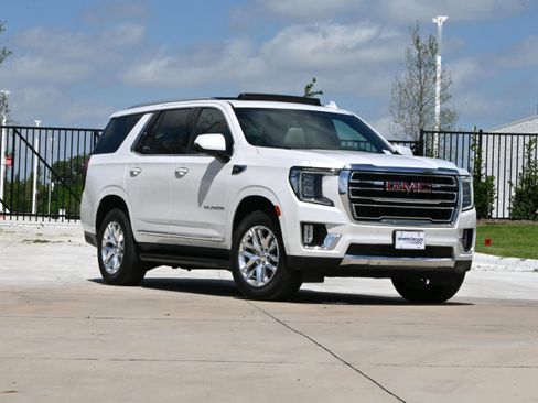 Used 2023 GMC Yukon SLT w/ SLT Premium Package RWD image 2