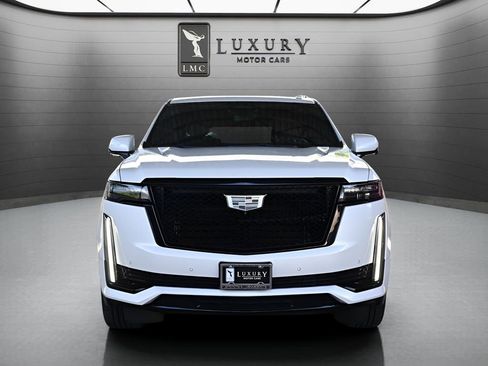 Used 2021 Cadillac Escalade Sport image 2