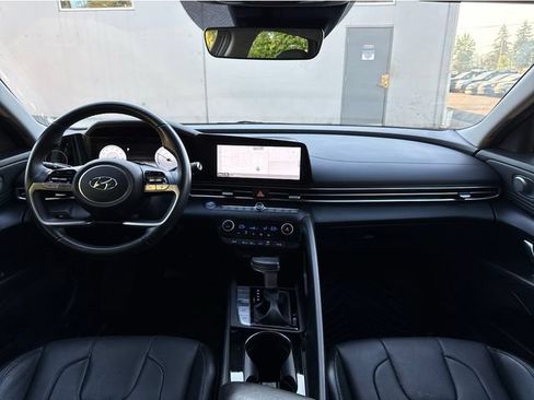 Used 2023 Hyundai Elantra Limited w/ Winter Weather Package FWD image 11
