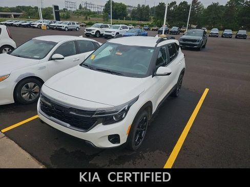 Used 2024 Kia Seltos X-Line AWD/4WD image 3
