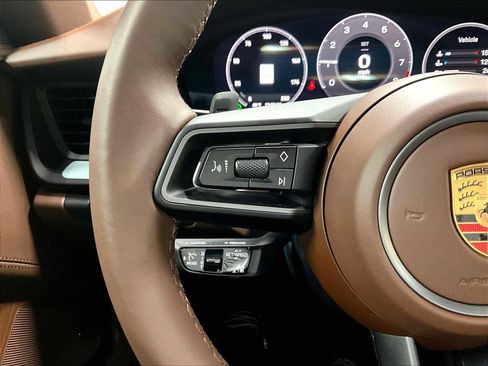 Used 2025 Porsche 911 Carrera image 22
