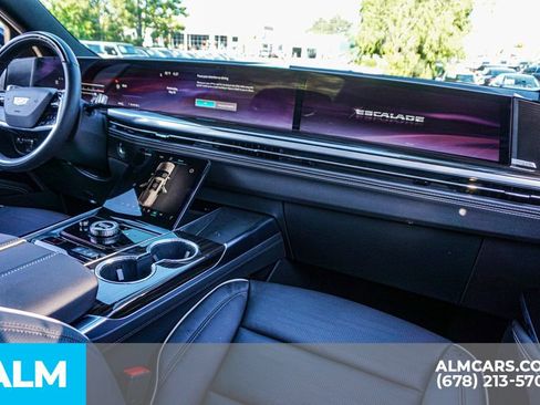Used 2026 Cadillac Escalade Luxury w/ Touring Package AWD/4WD image 29