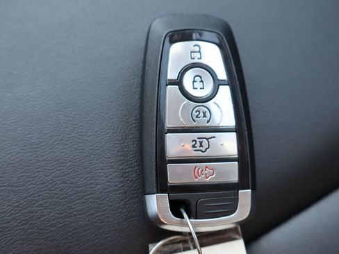 Used 2022 Ford Explorer XLT w/ Equipment Group 202A image 36