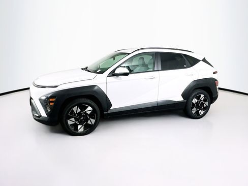 Used 2025 Hyundai Kona SEL FWD image 4