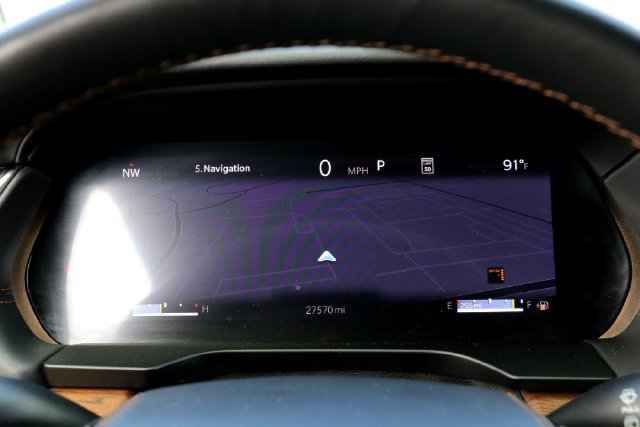 Used 2024 Jeep Grand Cherokee L Summit w/ Luxury Tech Group V AWD/4WD image 17