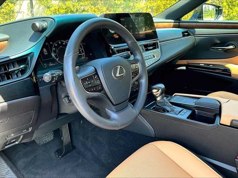 Used 2022 Lexus ES 300h w/ Premium Package FWD image 16