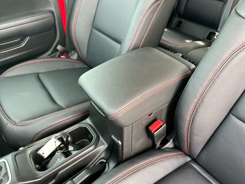 Used 2024 Jeep Gladiator Rubicon w/ Safety Group AWD/4WD image 19