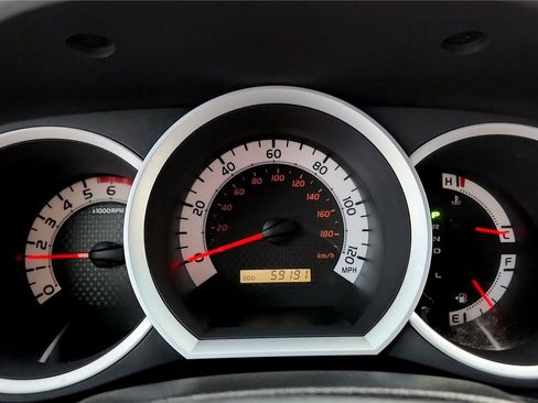 Used 2015 Toyota Tacoma 4x4 Double Cab w/ SR5 Package image 26