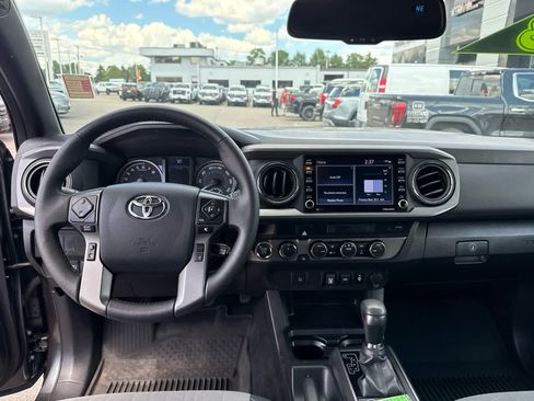 Used 2023 Toyota Tacoma TRD Off-Road AWD/4WD image 15