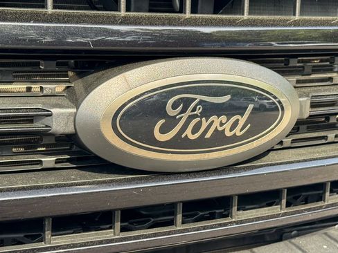 Certified 2022 Ford F350 Lariat w/ Black Appearance Package AWD/4WD image 10