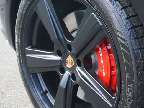 New 2026 Porsche Cayenne GTS AWD/4WD image 14