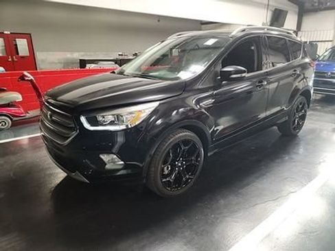 Used 2019 Ford Escape Titanium image 1