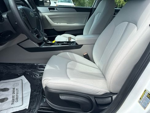 Used 2017 Hyundai Sonata SE FWD image 11
