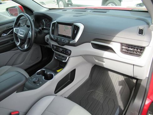 Used 2022 GMC Terrain SLT w/ Infotainment Package II FWD image 11