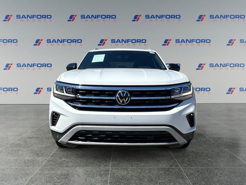 Used 2022 Volkswagen Atlas Cross Sport SE w/ Panoramic Sunroof Package FWD image 8