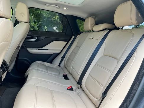 Used 2018 Jaguar F-PACE Prestige AWD/4WD image 17